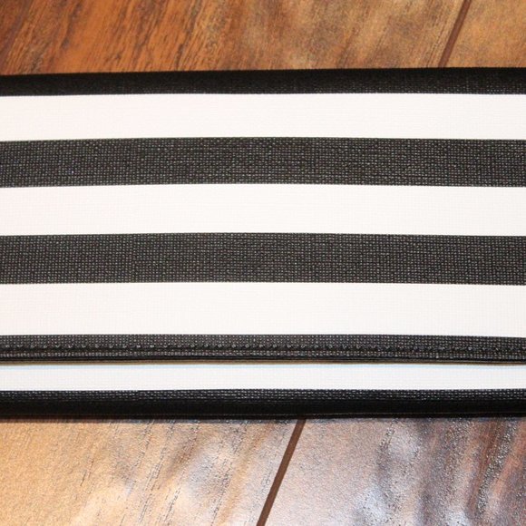 2/$30 🏷 KUT Wallet - Picture 3 of 3